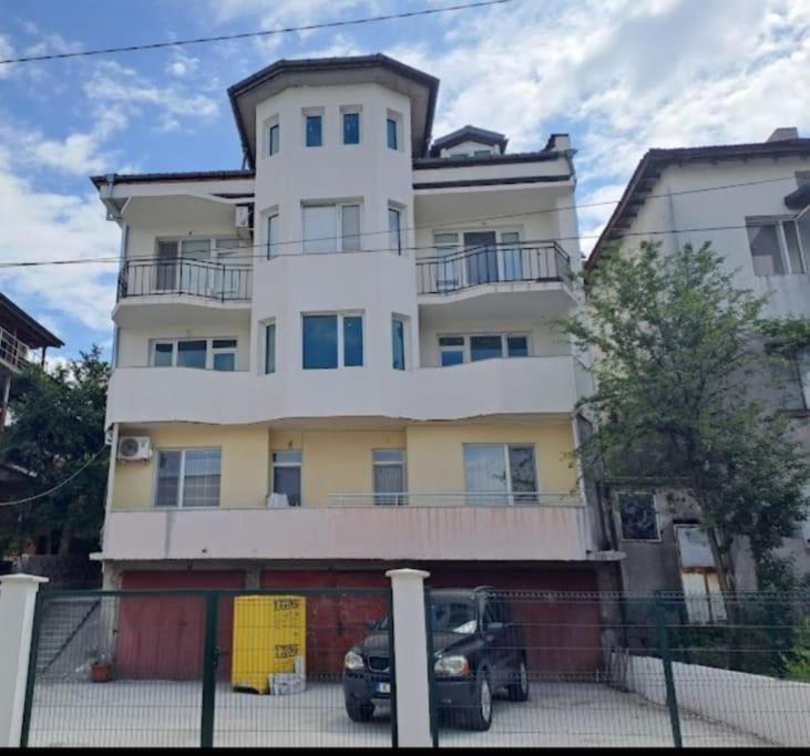 White House Apartments هاسكوفو المظهر الخارجي الصورة